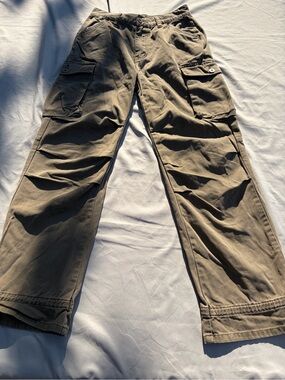 Men's Cargo Pants — Classic Military Utility in Olive